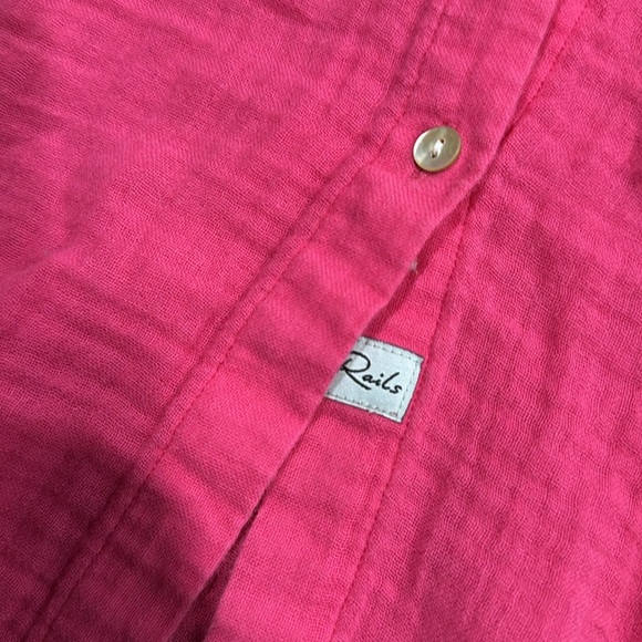Rails Ellis Button Down in hibiscus M - Picture 7 of 8